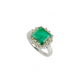 18k White Gold Diamond and Emerald Ring 0.73ct